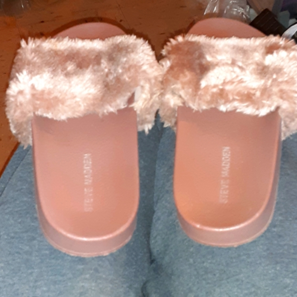 STEVE MADDEN FUZZY FLATS SIZE 9 GOOD CONDITION